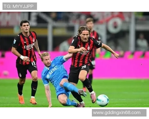 AC米兰友谊赛大胜那不勒斯五球逆转引发争议判罚全场沸腾