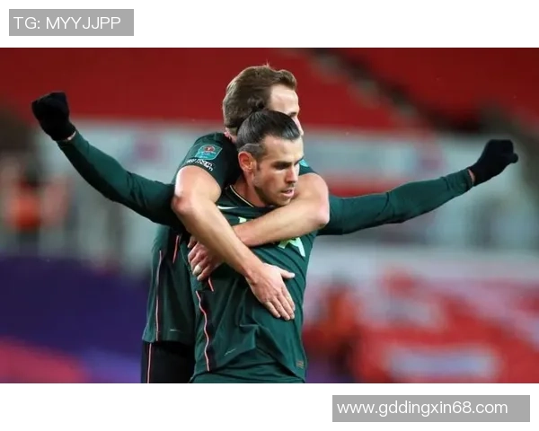 世界杯精彩对决波尔图与热刺战成平局神扑时刻引发全场热议