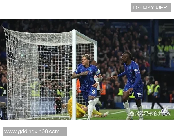 意甲激战巴萨6-2切尔西神奇扑救瞬间点燃全场激情解析