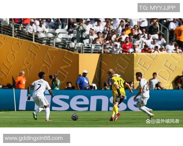 意甲激战：多特蒙德大胜拜仁点球大战点燃全场激情